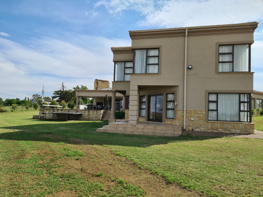 5 Bedroom Property for Sale in Balley Duff Free State